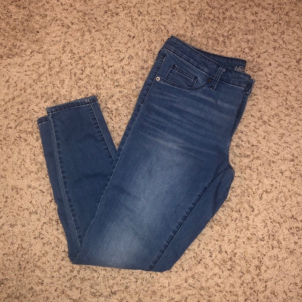 Universal Thread Mid Rise Jegging